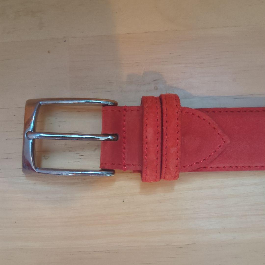 REGALのスエードドライビングシューズと同色のUCCELLOのベルト