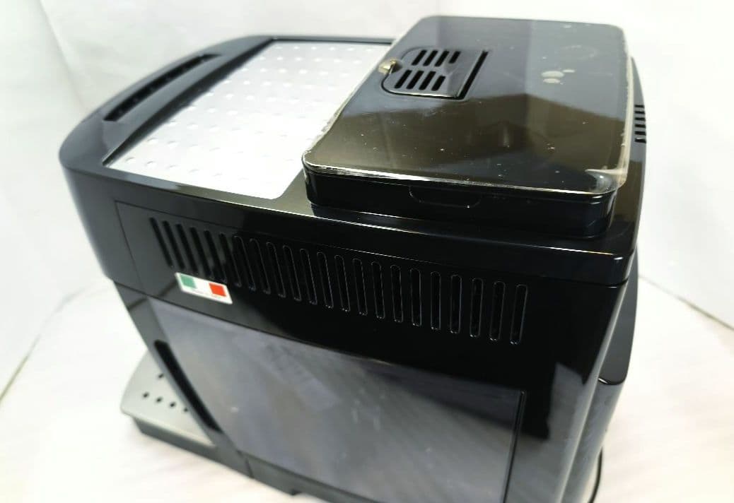 デロンギ　コンパクト全自動コーヒーマシン　マグニフィカS　ECAM22112B