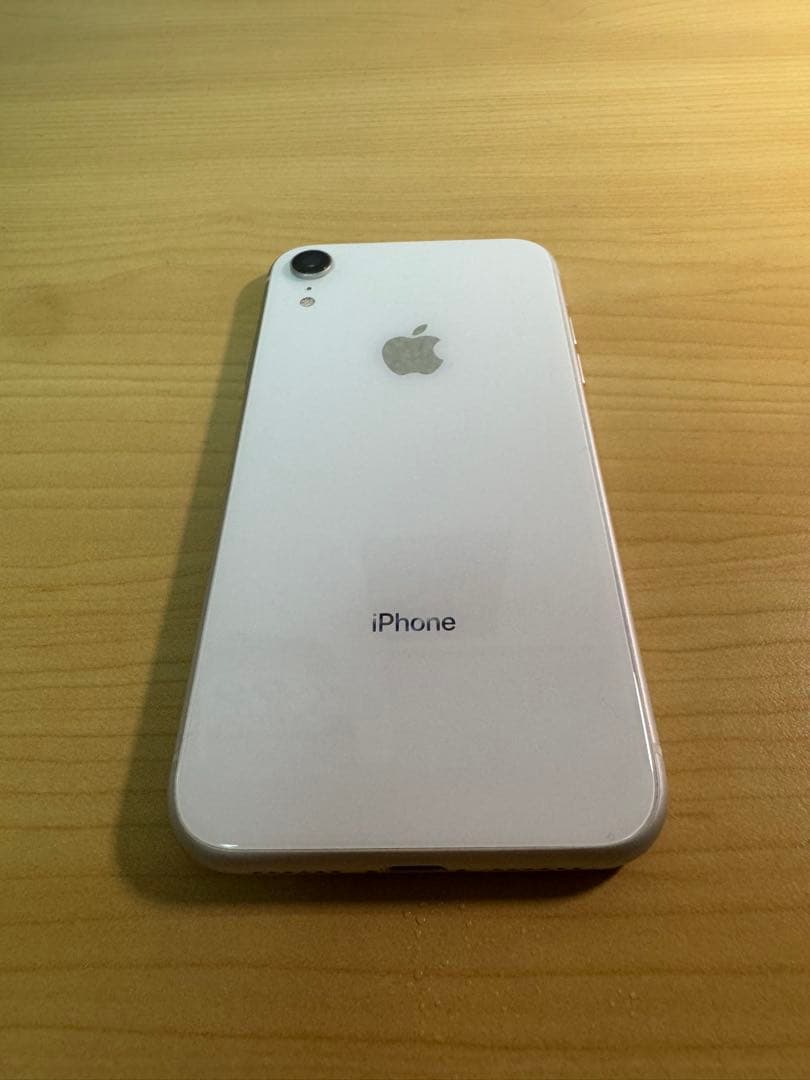 Apple iPhone XR ホワイト 画面ひび割れあり