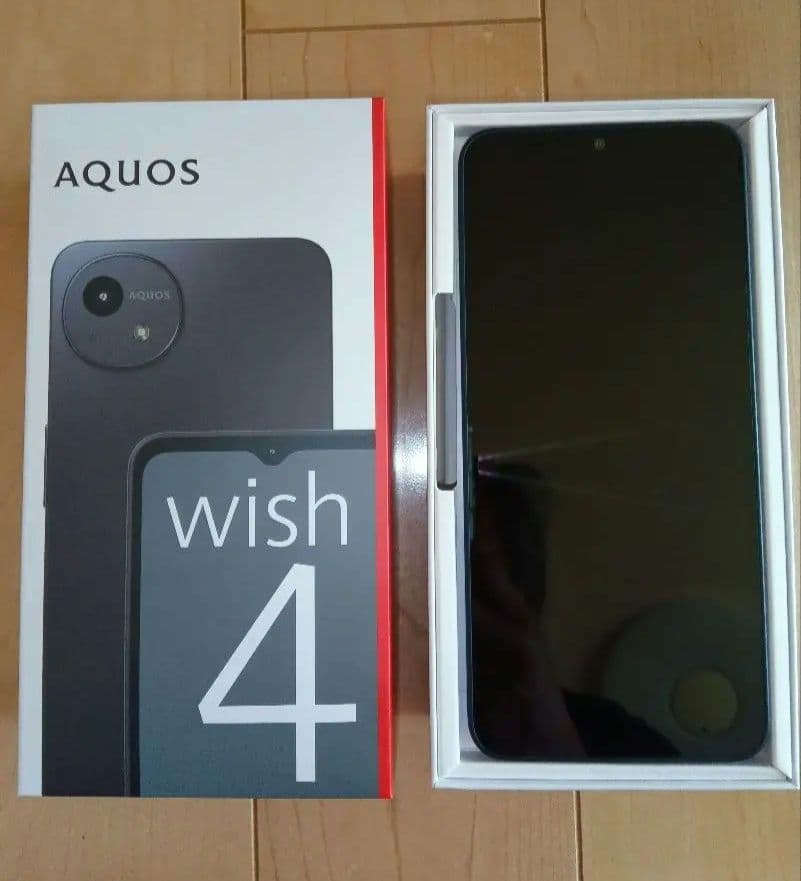 AQUOS wish 4 ブラック 待受 · 未使用に近い、箱付き送料込!!