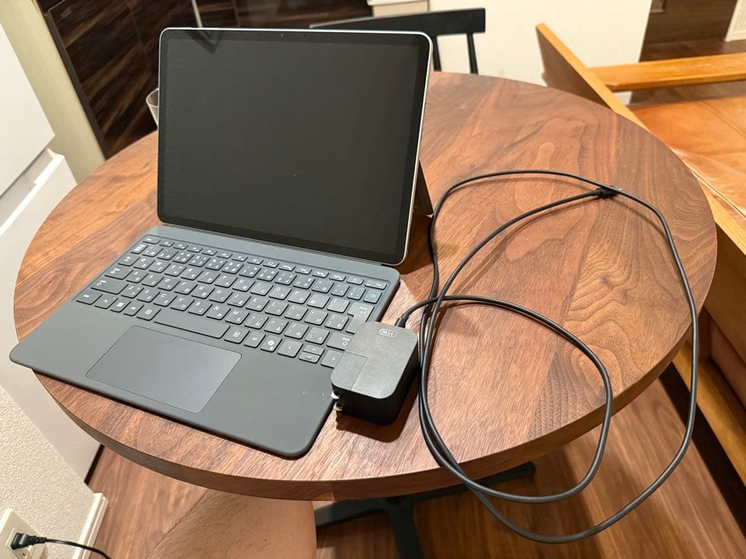 Surface Pro 12 プラチナ　美品(充電器＋キーボード付き)