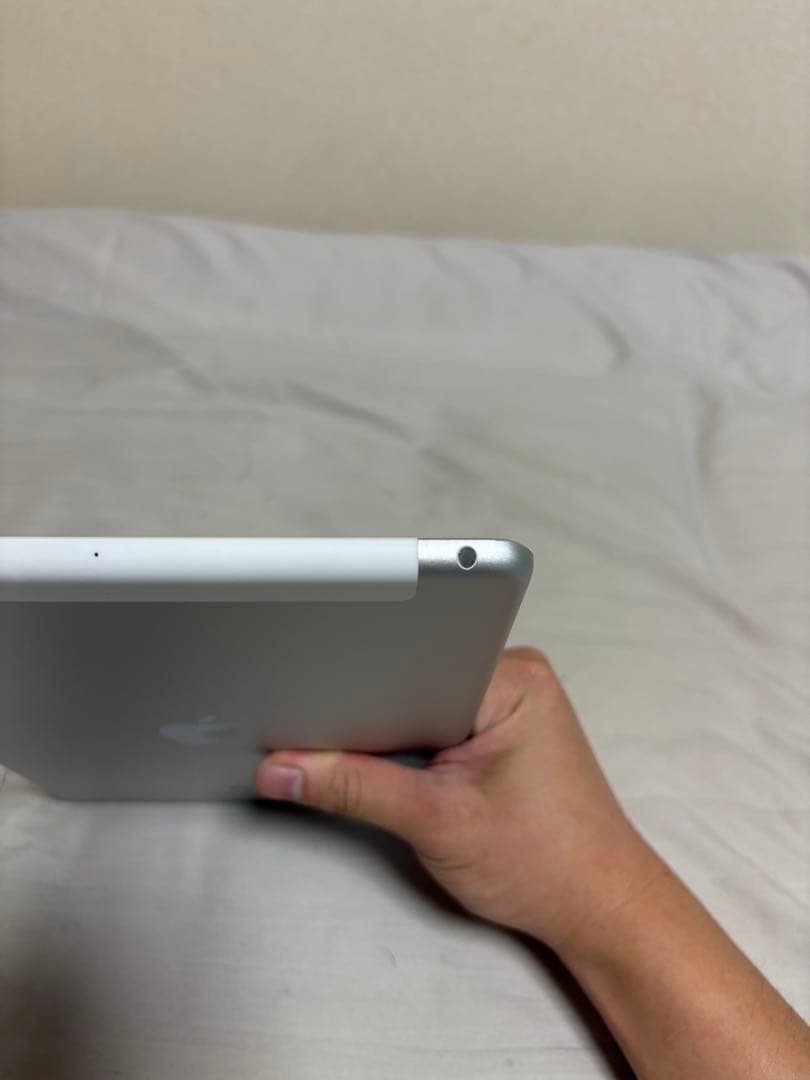 Apple iPad (第6世代) 128GB simフリーバテッリ容量98%