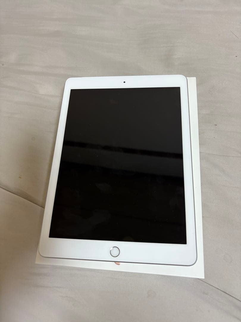 Apple iPad (第6世代) 128GB simフリーバテッリ容量98%