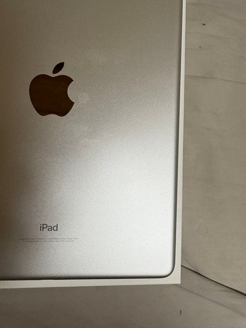 Apple iPad (第6世代) 128GB simフリーバテッリ容量98%