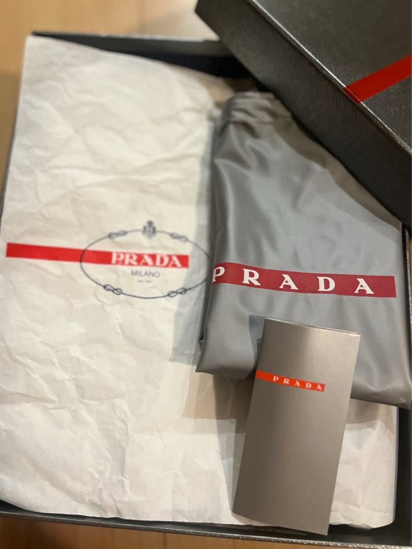PRADA 厚底ローファー