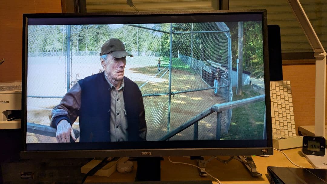 BenQ EW3270U | 31.5インチ 4K HDR対応 モニター本体