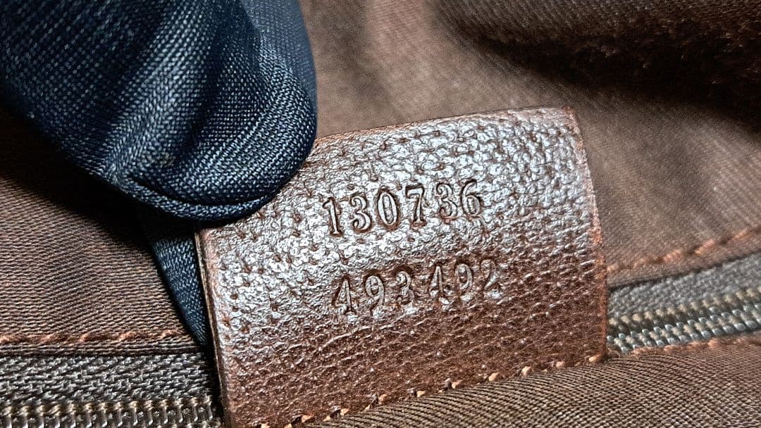 GUCCI　GGパターン　ショルダーバッグ