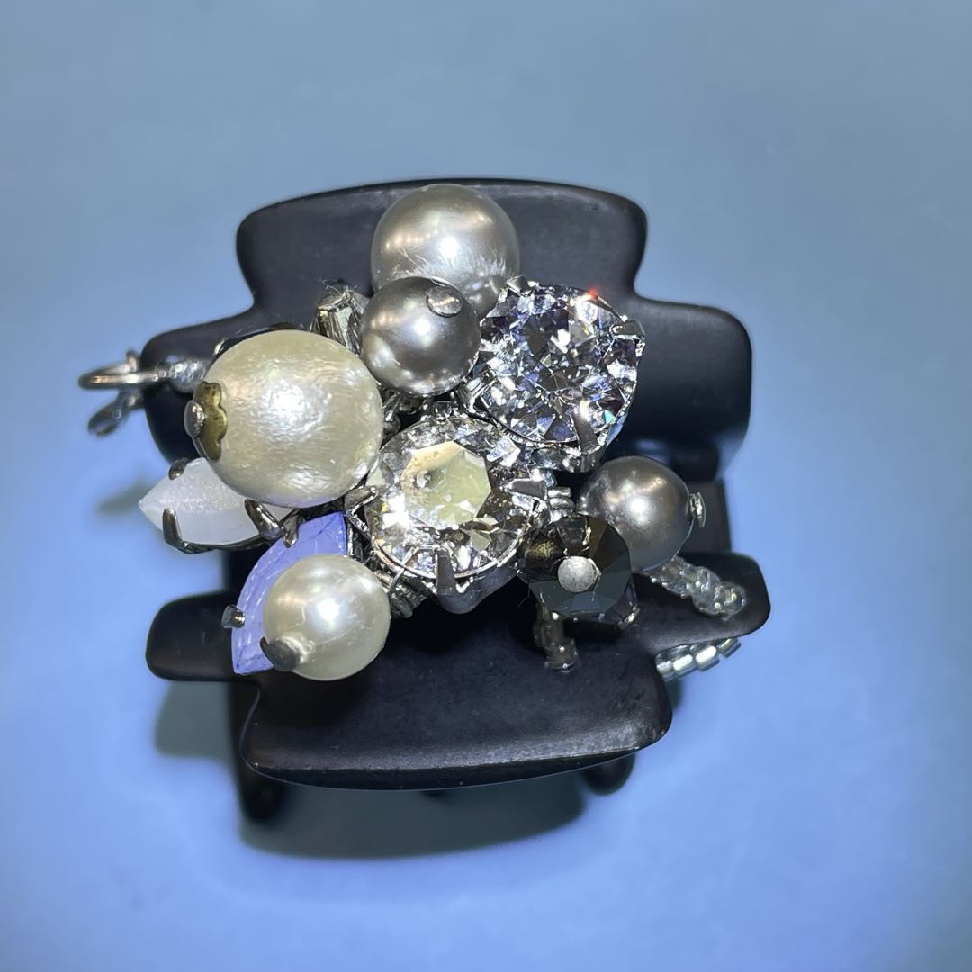 美品COMPLEX BIZ ヘアクリップ 大、中2点セット ネイビーパール