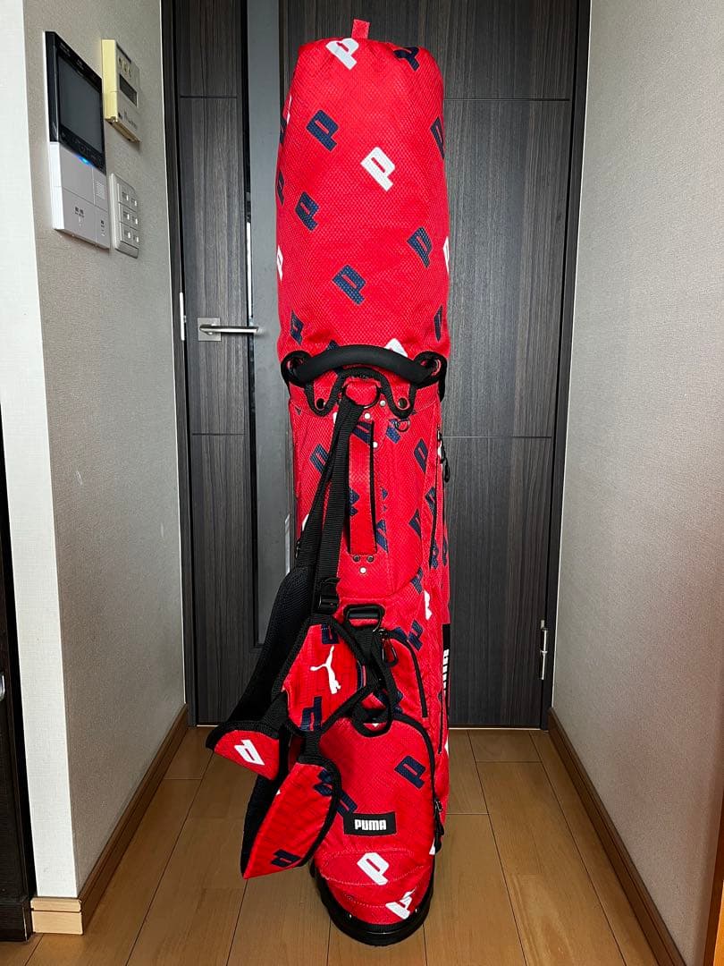 美品PUMAプーマ　スタンド式キャディバッグ 軽量2.8kg Pグラフィック