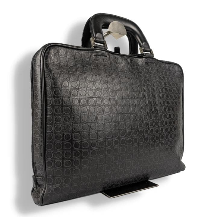 サルヴァトーレフェラガモ ビジネスバッグ A4収納 ガンチーニ レザー ブラック