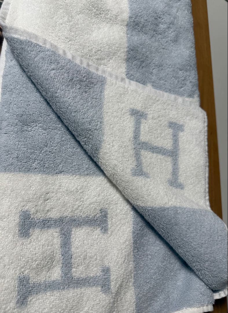 HERMES バスタオル ホワイト・ブルー Hロゴ　❤️新品未使用❤️タグ付き