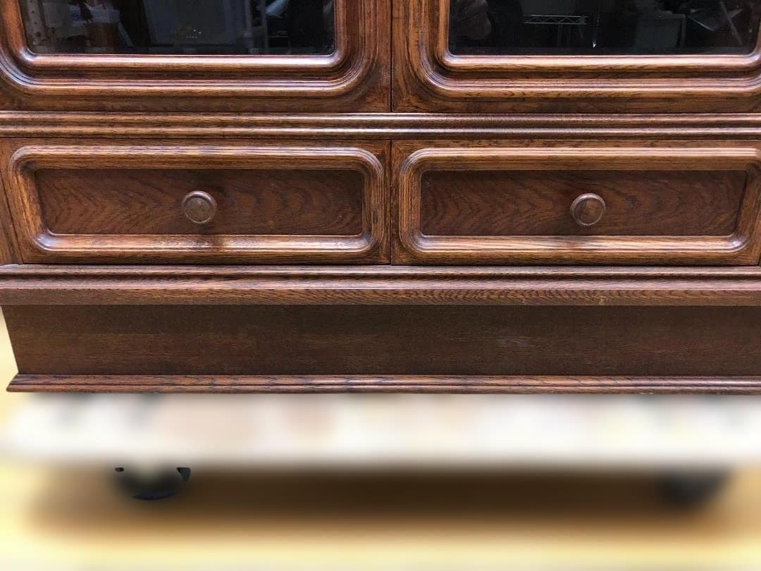 送料無料 高級家具 アンティーク調 木製ガラスキャビネット 飾り棚 251214