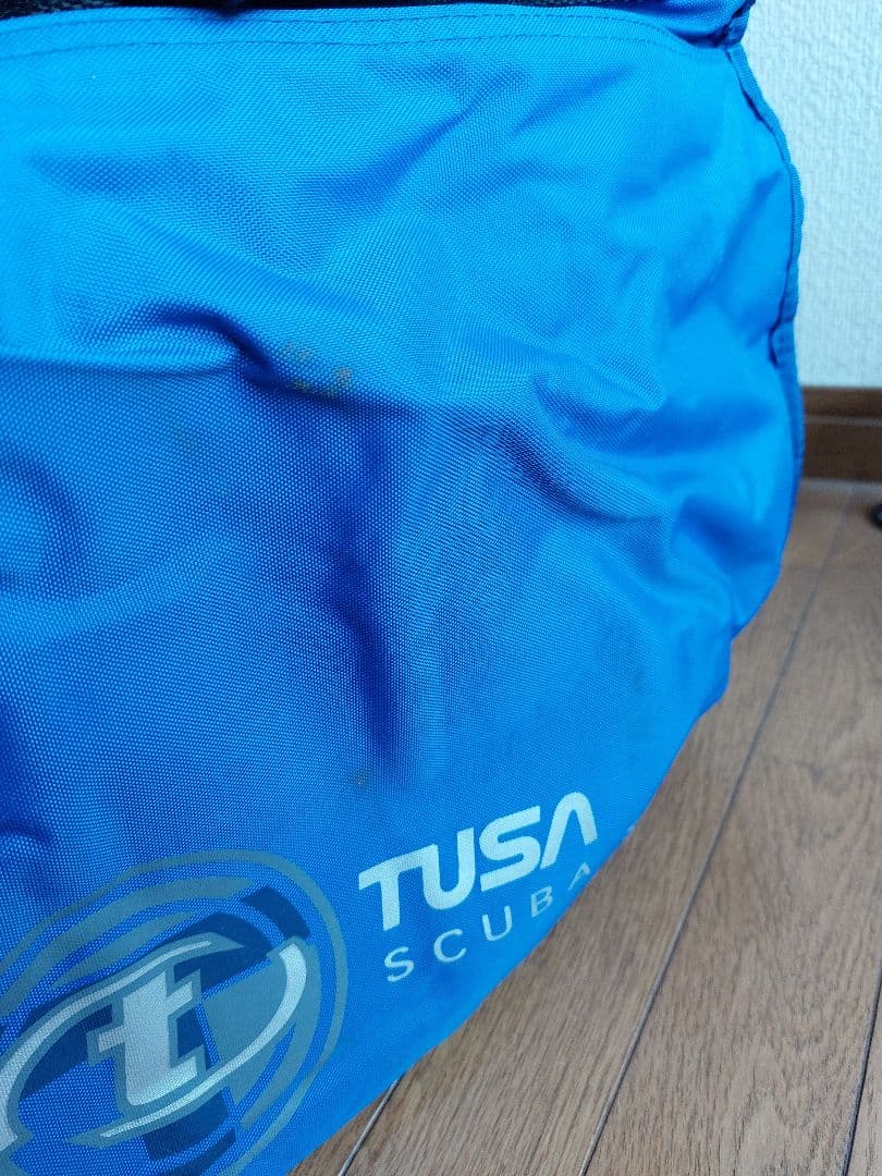 スキューバプロの訳ありキャリーバッグとTUSAのメッシュバッグセット