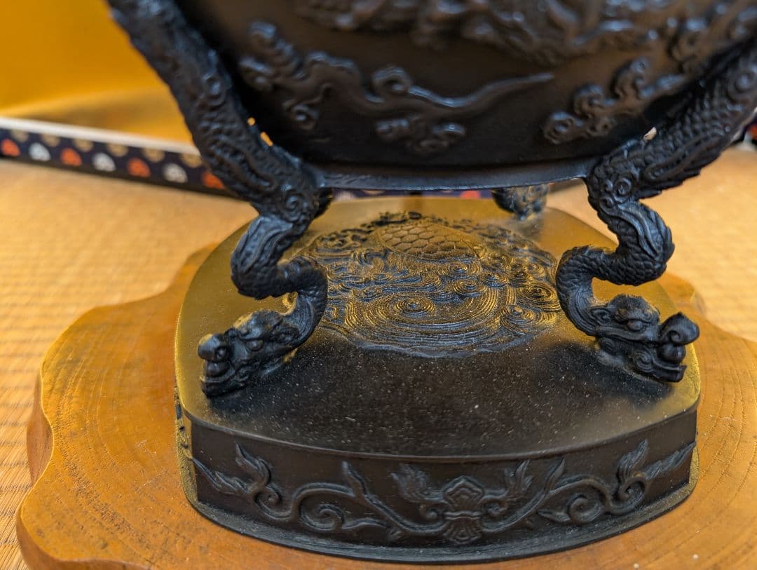 金属工芸　鋳銅　大型香炉　雲龍紋　高岡銅器　米田秀保