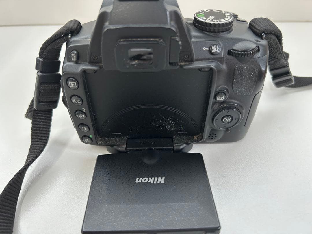 ③Nikon ニコンD5000 レンズ付き ジャンク品