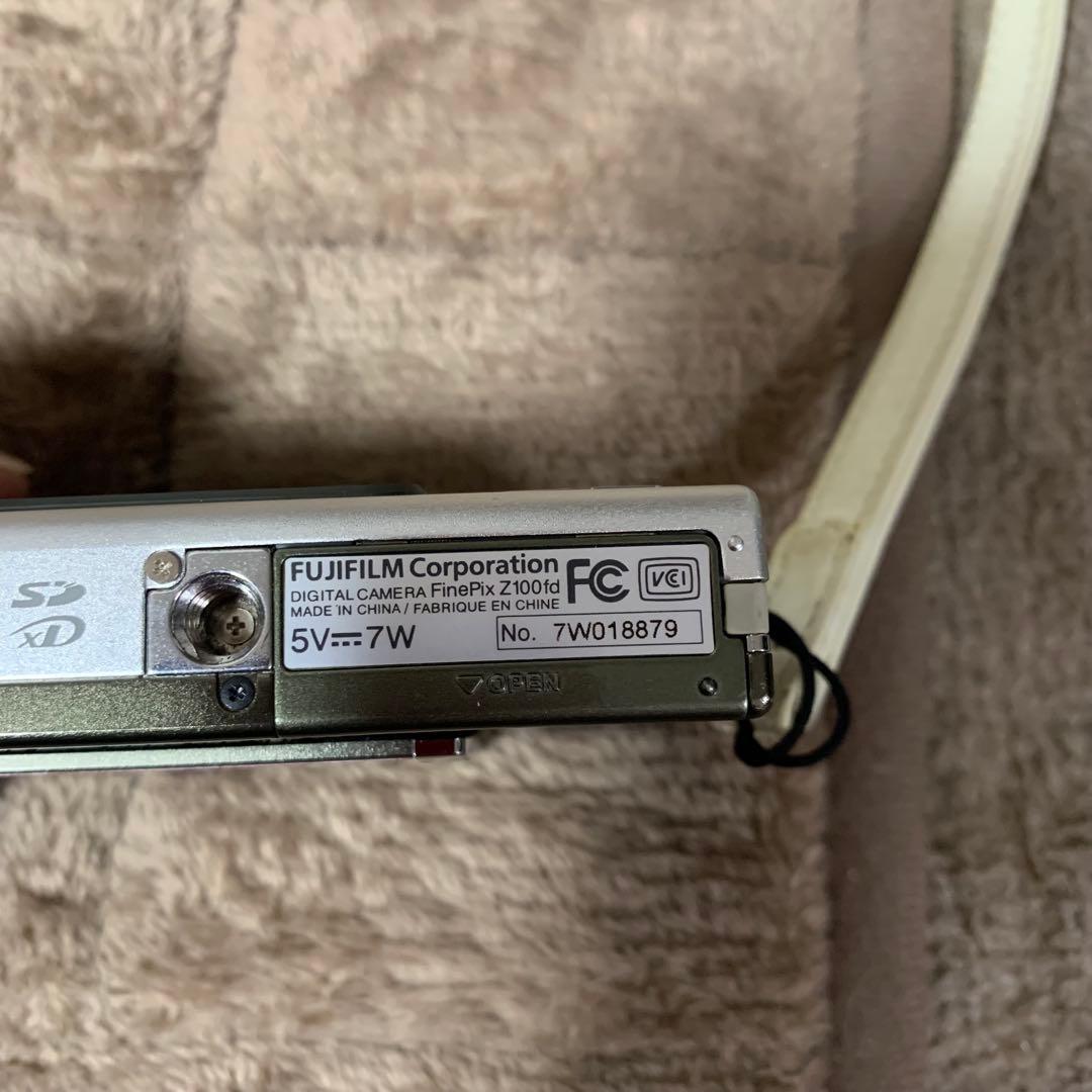 Fujifilm コンパクトデジタルカメラFinePix Z100fd 本体のみ