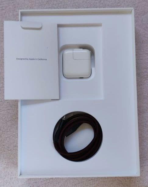 iPad シルバー 本体