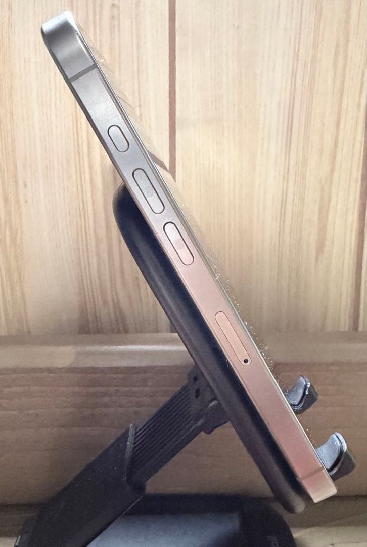 Apple iPhone 15 Pro 256GB 本体 外箱有