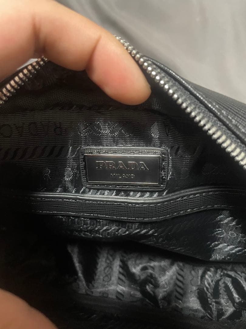 ス*ー様 プラダ　サフィアーノレザー　ショルダーバッグ