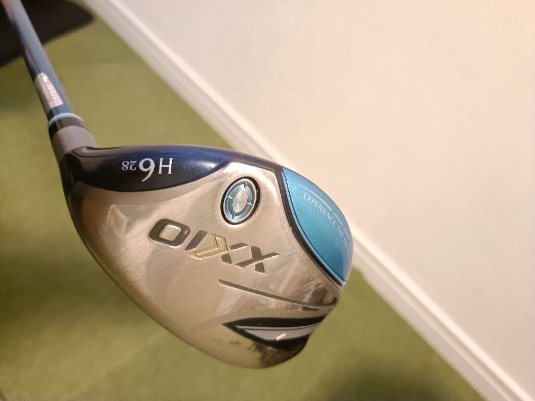 ゼクシオ ユーティリティ6番28度 ブルー