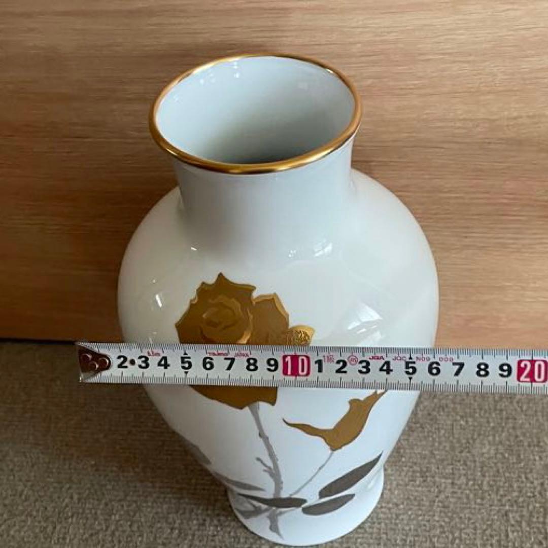 大倉陶園　宮内庁御用達　花瓶　白磁