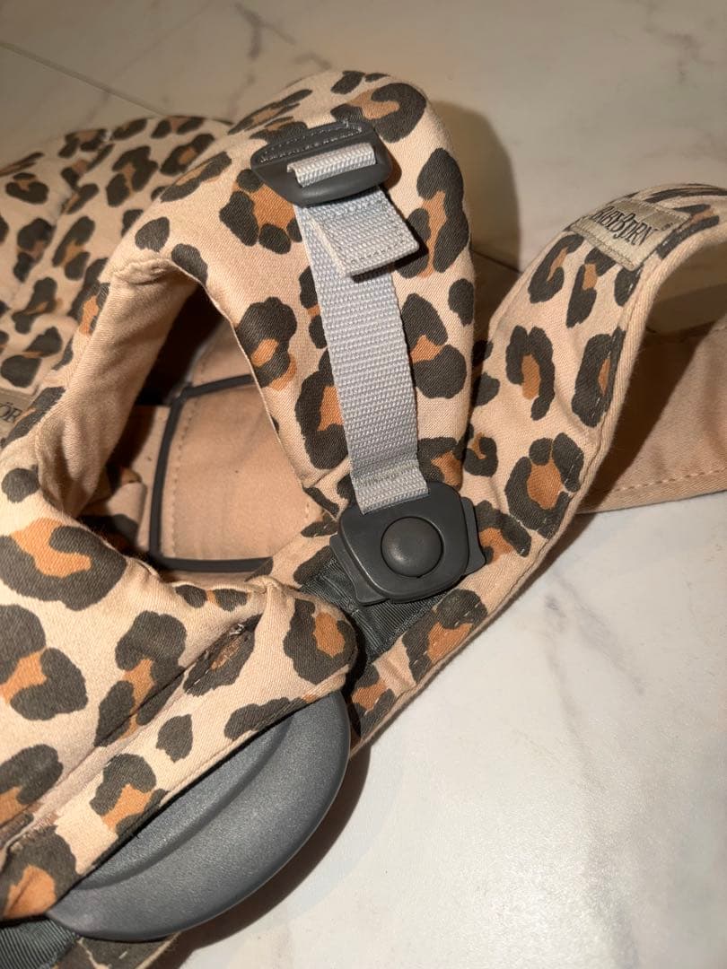 BabyBjörn ヒョウ柄 抱っこ紐