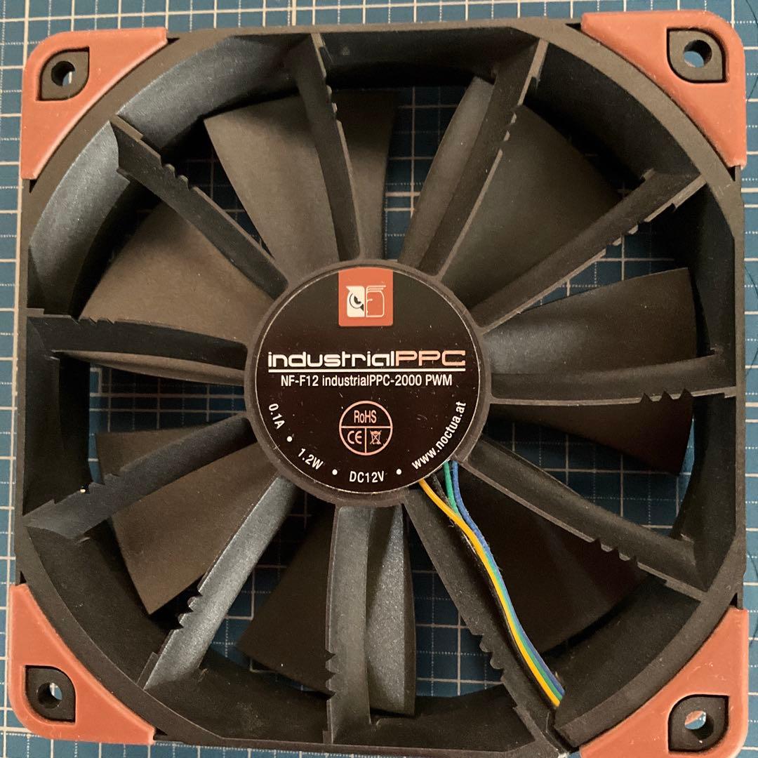 NF-F12 industrialPPC-2000 PWMファン 3個とおまけ