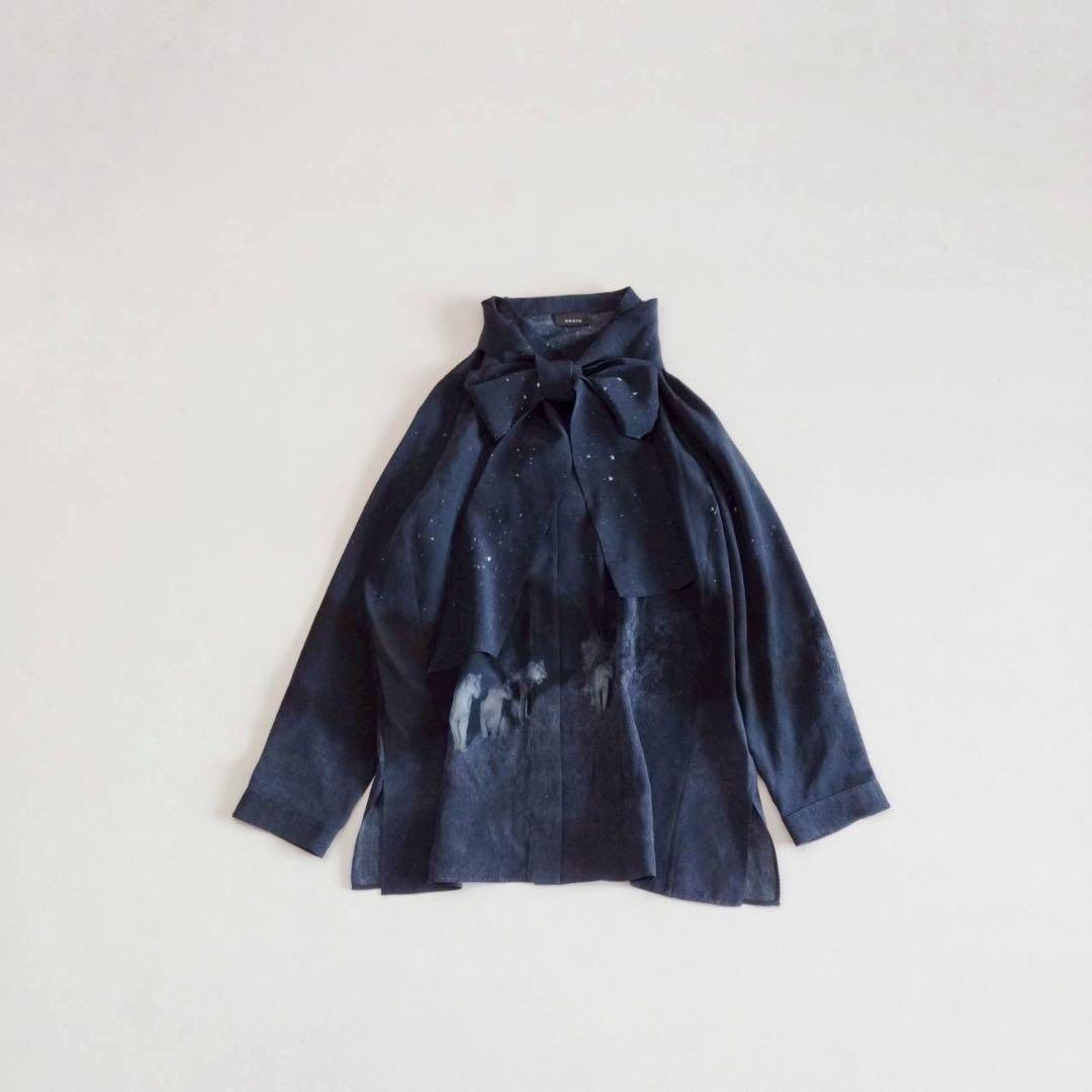 美品⭐️アクリス　長袖ブラウス　ボウタイ　オオカミ　星柄　シルク100% 13号