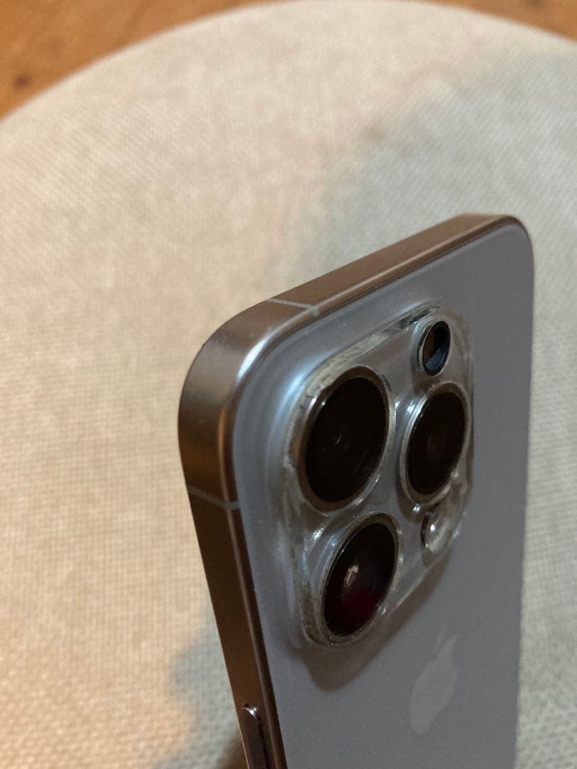 Apple iPhone 15Pro ナチュラルチタニウム本体　SIMフリー