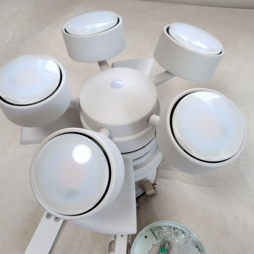 DAIKO ホワイト 5灯式シーLEDリングファン　リモコン付CFS580W