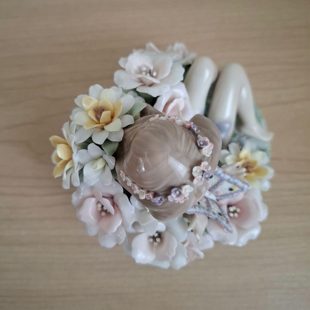 リヤドロ　蝶と戯れる小妖精　ガラスケース付属