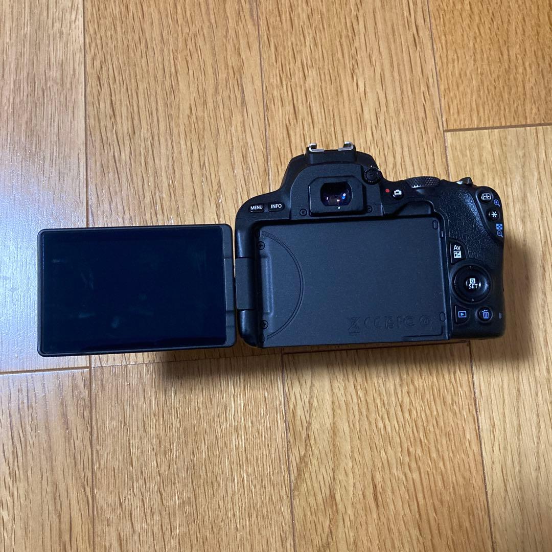 Canon EOS Kiss X9 ボディ