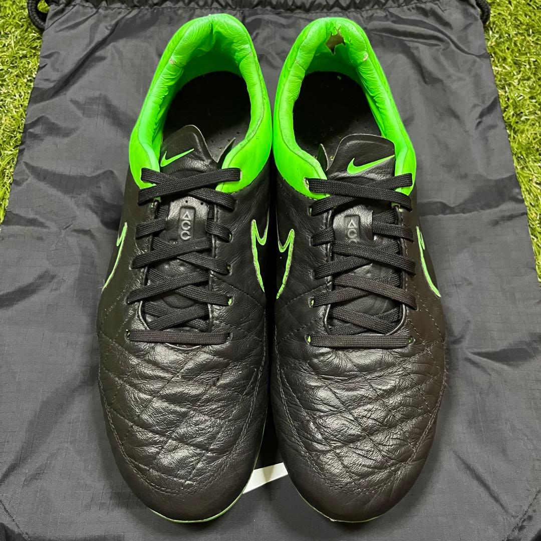 サッカースパイク ナイキ ティエンポ レジェンド Ⅴ FG