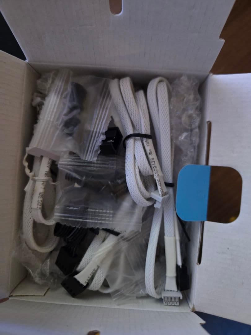 Lian Li UNI FAN P28 2つセット