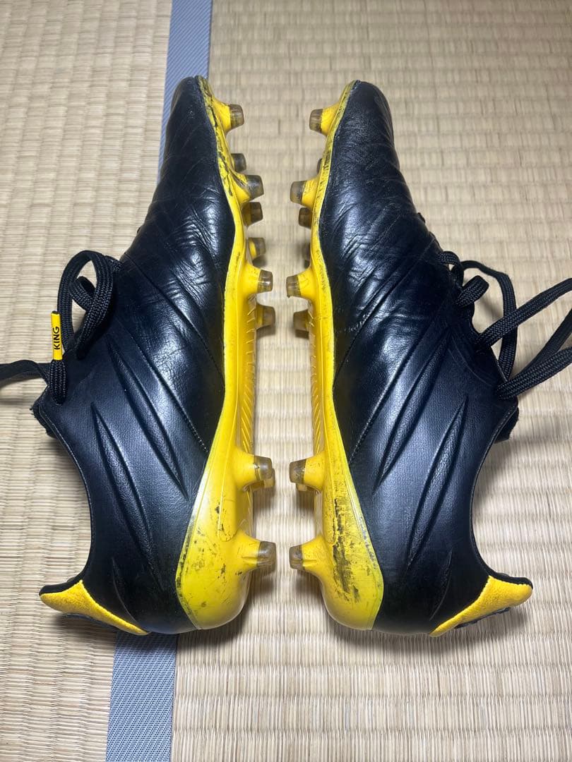サッカー　スパイク　プーマキング
