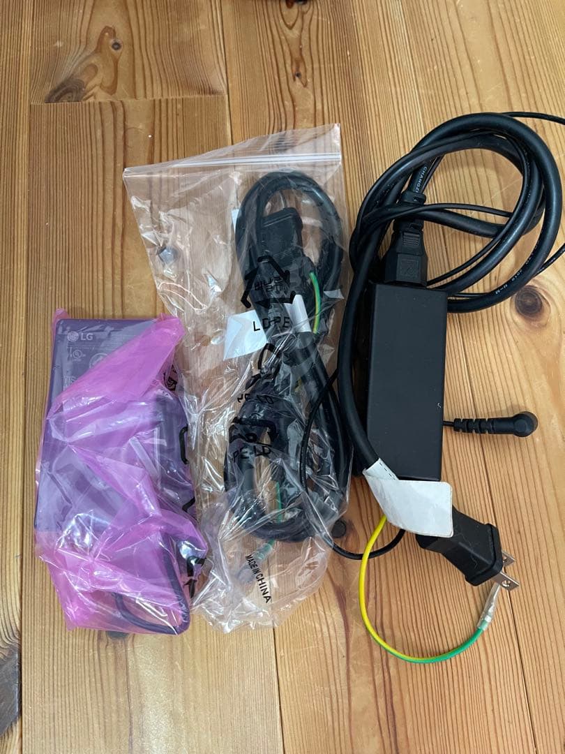 LG 24インチ モニター 2台セット／動作確認済／付属ケーブル付き／デュアル