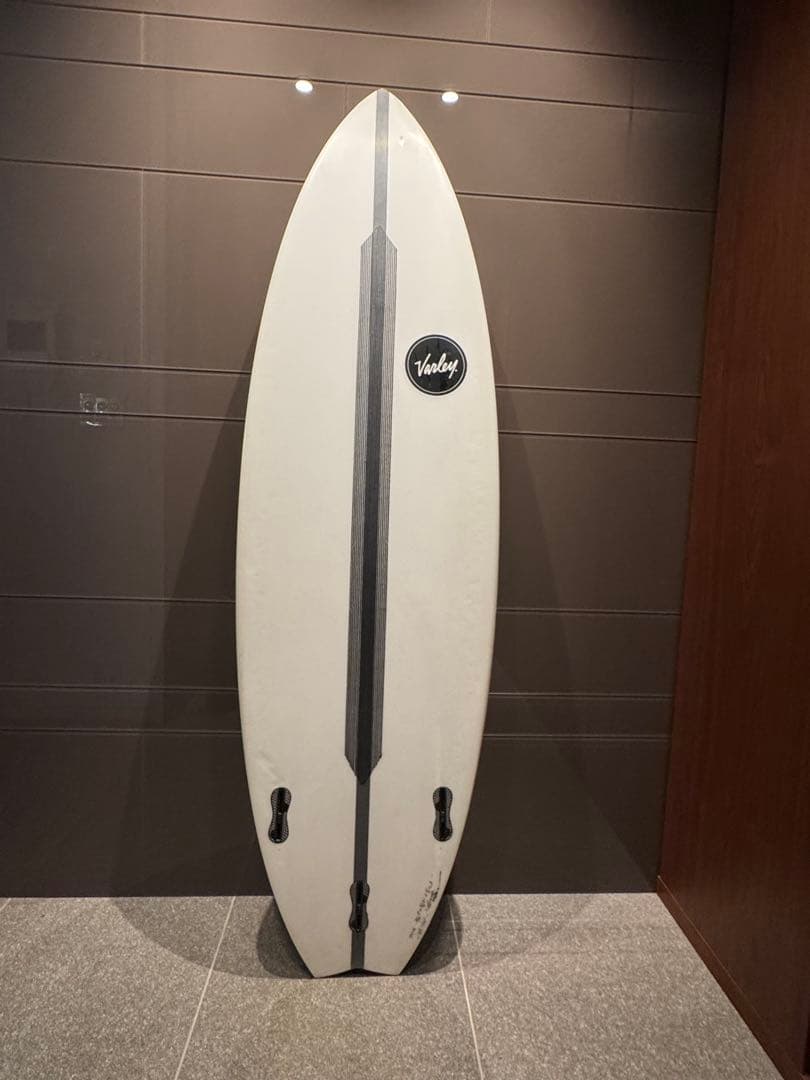 Varley ショートボード　カタヤマケンジ　ペイント　5.11 1/2