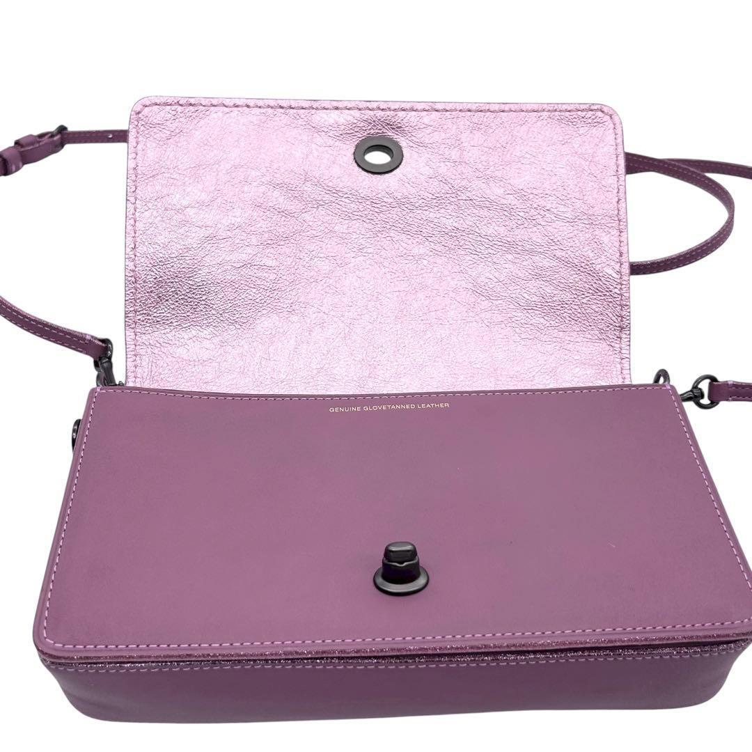 コーチ　ディンキー　ショルダーバッグ　クロスボディ　ターンロック　ラメ　レザー