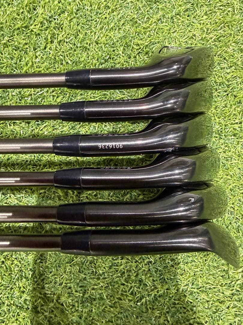 限定品　タイトリストT200 BLACK リミテッドエディション