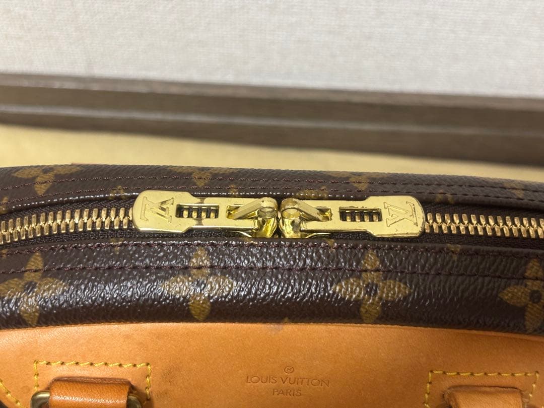 LOUIS VUITTON モノグラム トゥルーヴィル　ハンドバッグ