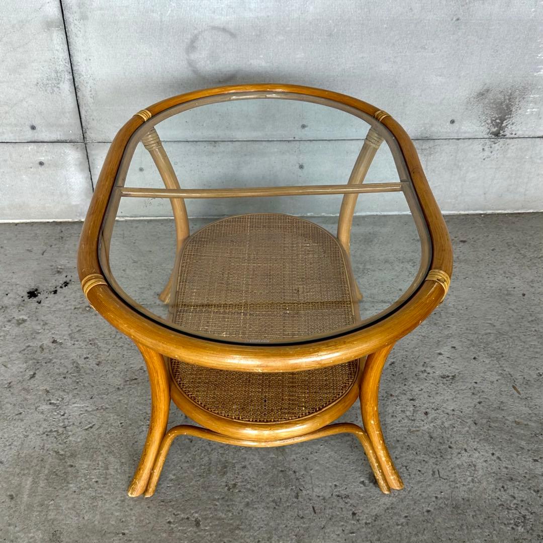 「ラタン×ガラスの美曲線！天然素材ローテーブル」　ガラステーブル