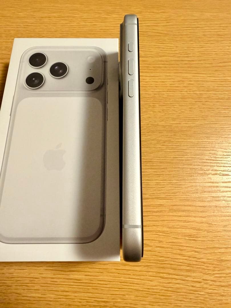 iPhone 17 Pro シルバー 256GB 本体 Apple
