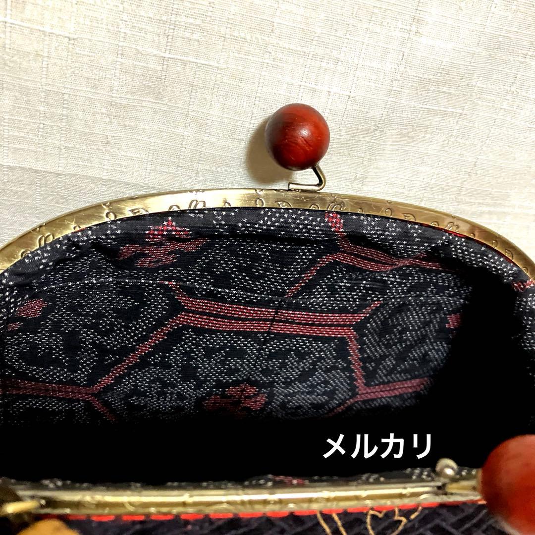 正絹　黒紅色　金彩更紗花唐草文様　大島紬　がま口バッグ　ハンドメイド　着物バッグ