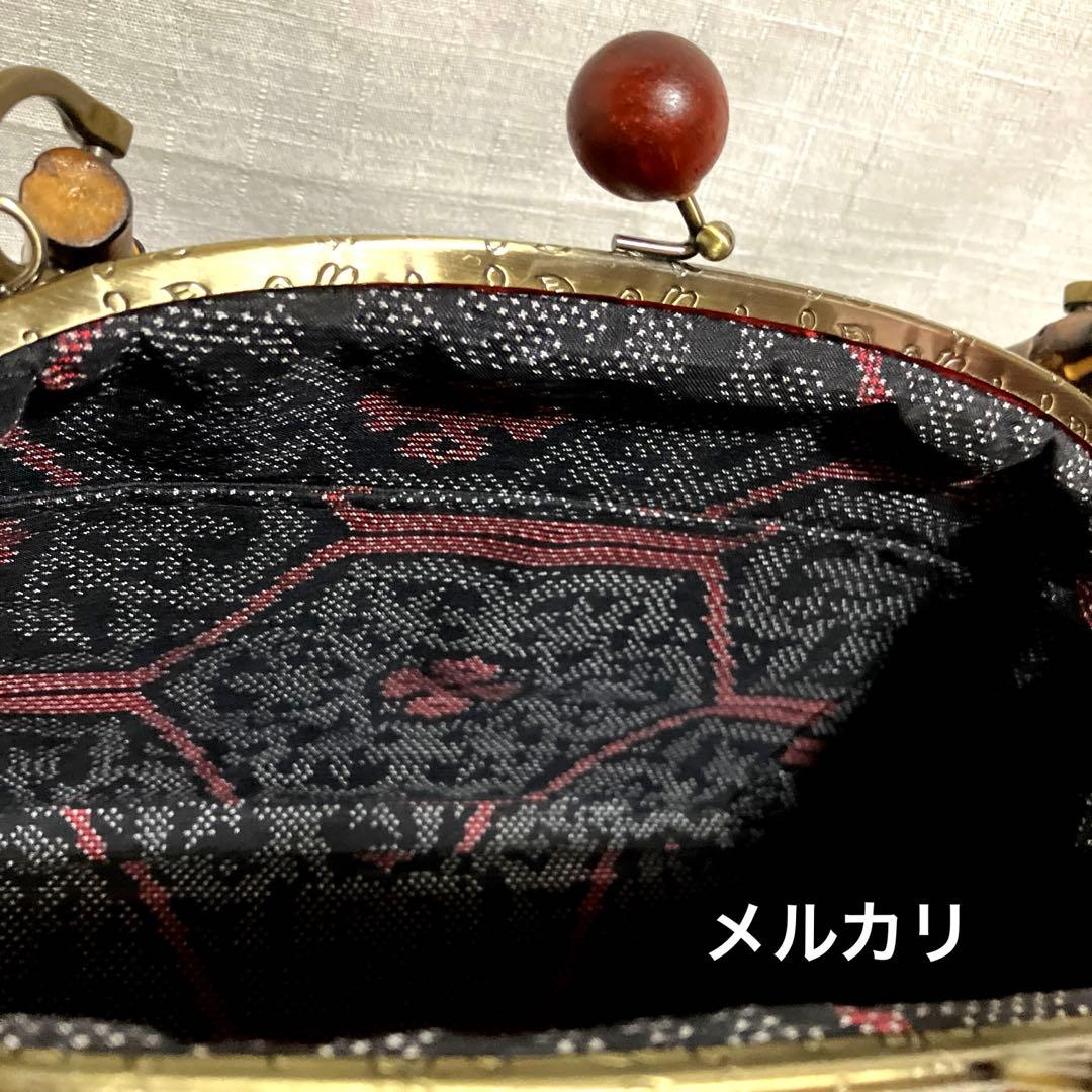 正絹　黒紅色　金彩更紗花唐草文様　大島紬　がま口バッグ　ハンドメイド　着物バッグ