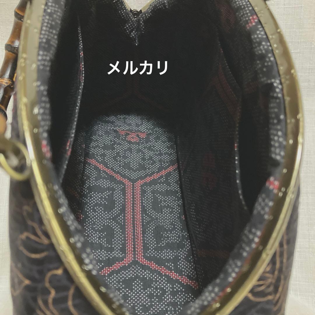 正絹　黒紅色　金彩更紗花唐草文様　大島紬　がま口バッグ　ハンドメイド　着物バッグ