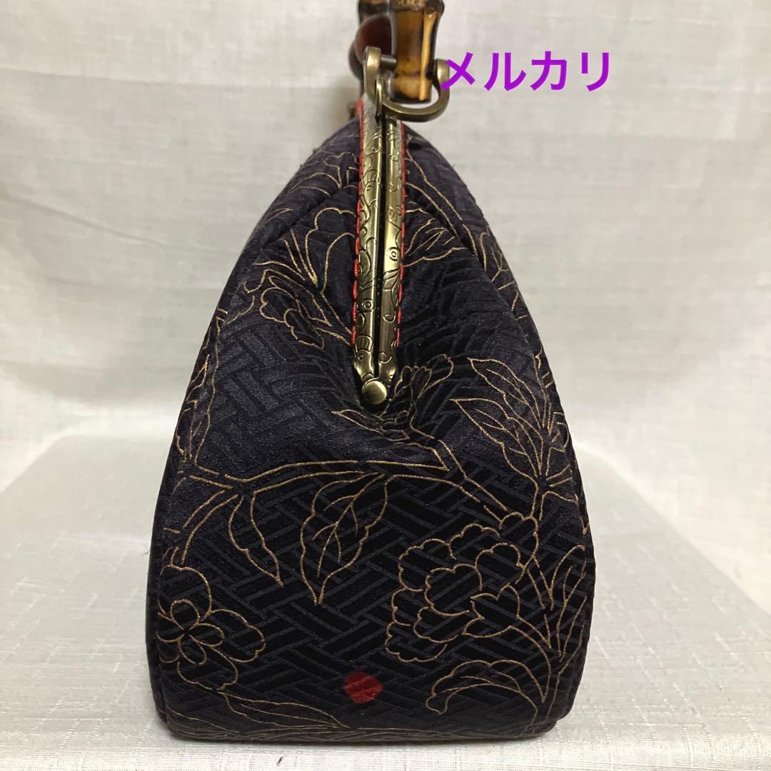 正絹　黒紅色　金彩更紗花唐草文様　大島紬　がま口バッグ　ハンドメイド　着物バッグ
