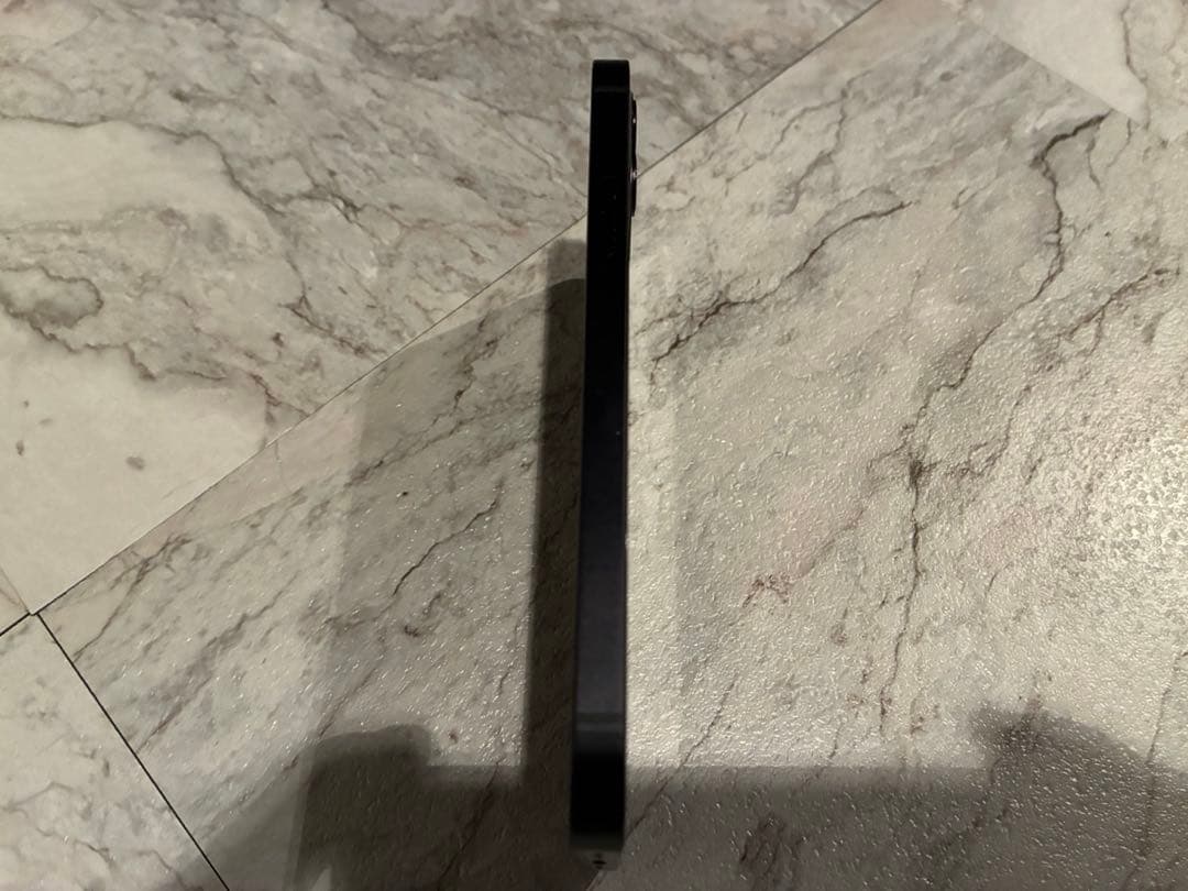 Apple iPhone 12ブラック 本体