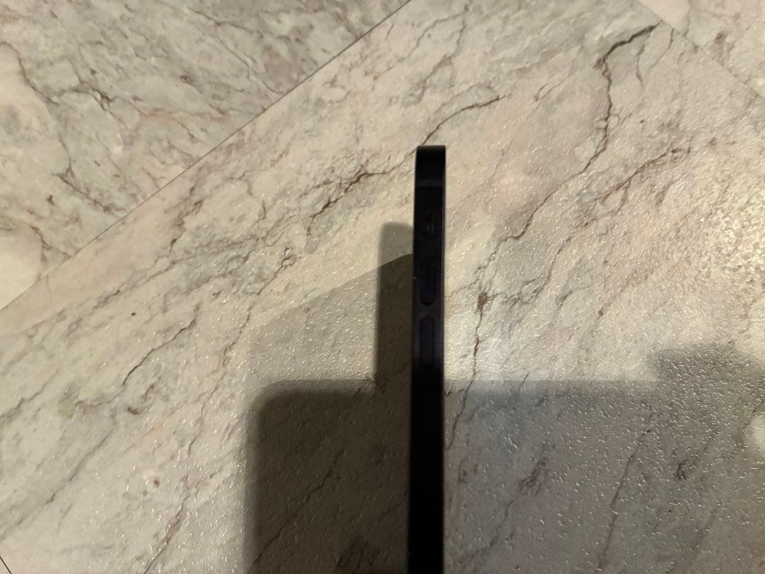 Apple iPhone 12ブラック 本体