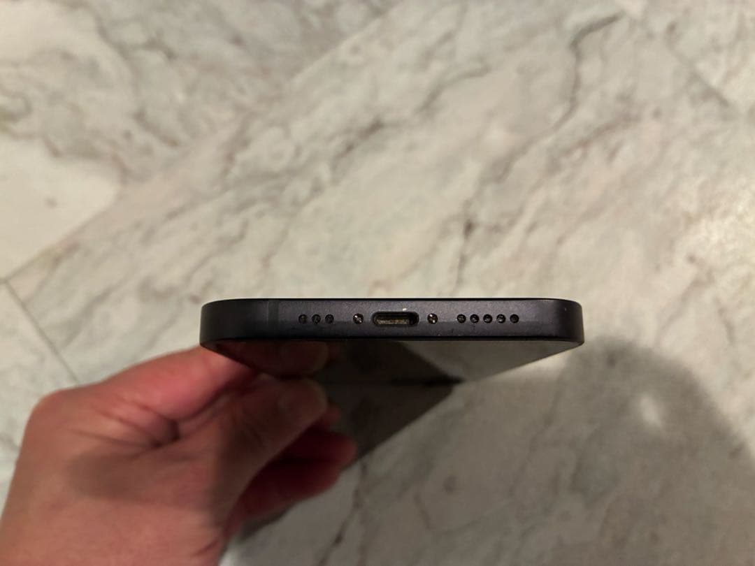 Apple iPhone 12ブラック 本体