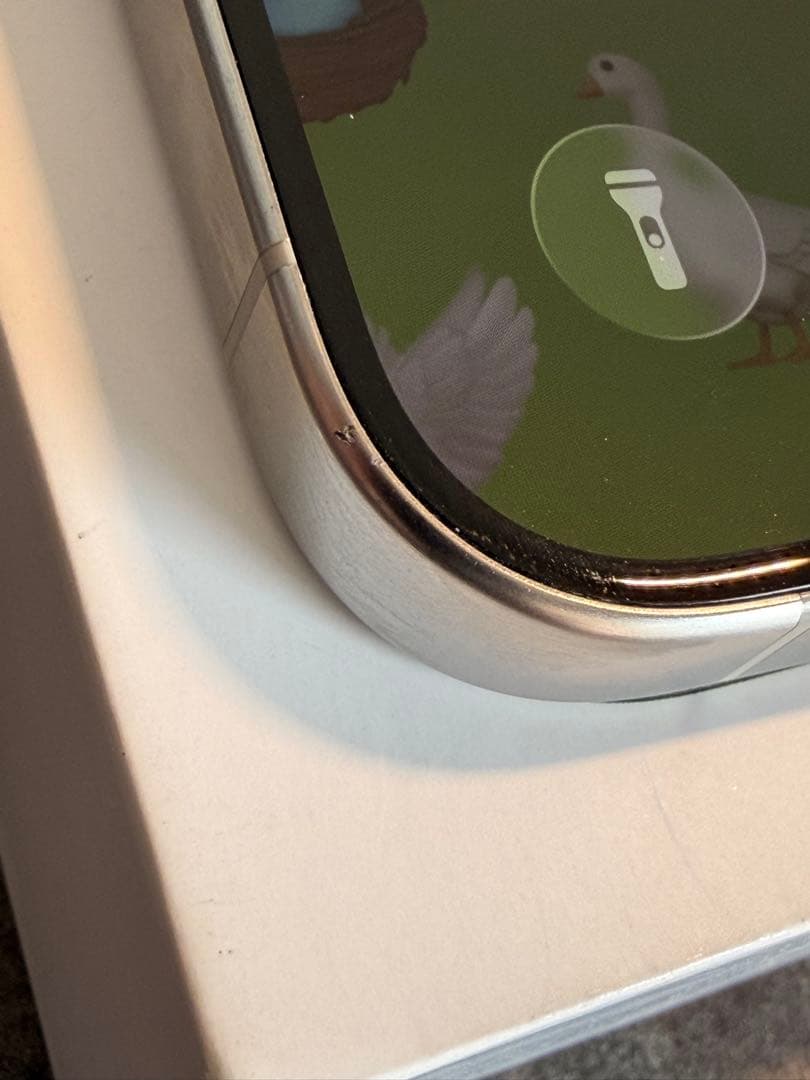 Apple iPhone 15 Pro ホワイトチタニウム 本体